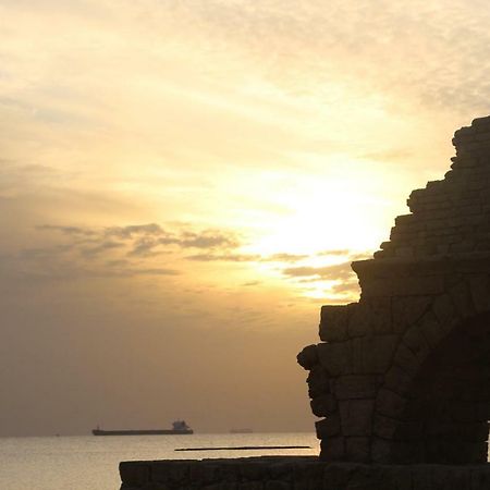 The Beach Garden Apt. Caesarea Esterno foto