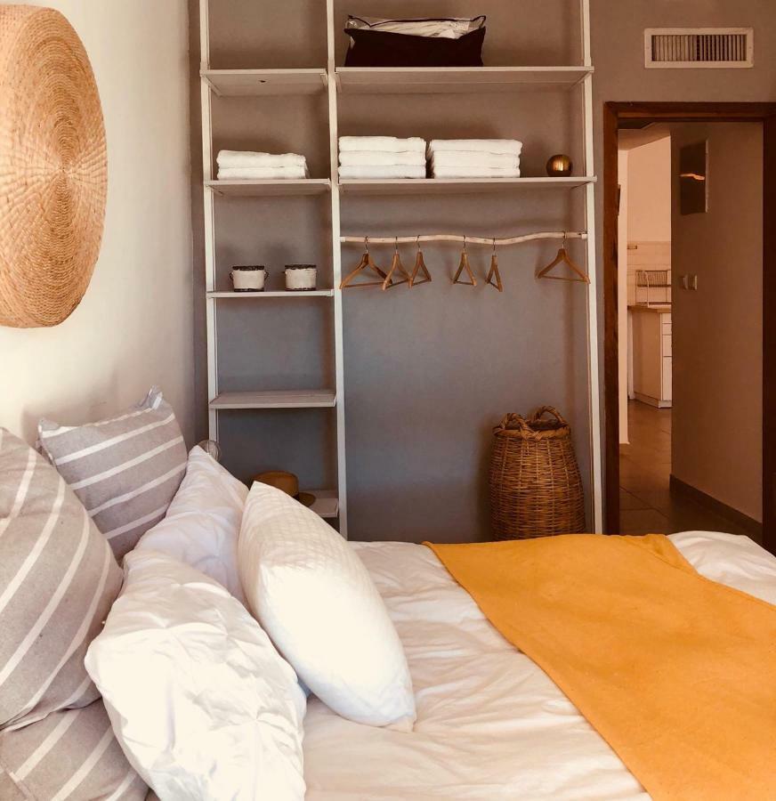 The Beach Garden Apt. Caesarea Esterno foto