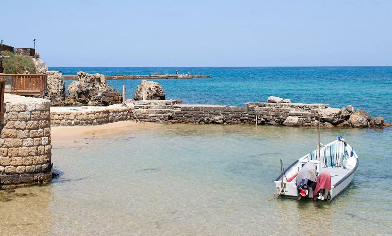 The Beach Garden Apt. Caesarea Esterno foto