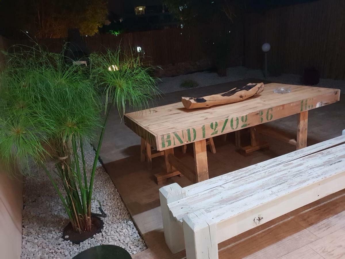 The Beach Garden Apt. Caesarea Esterno foto