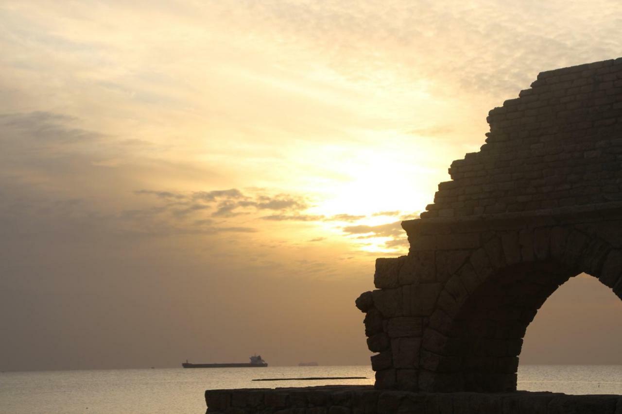 The Beach Garden Apt. Caesarea Esterno foto